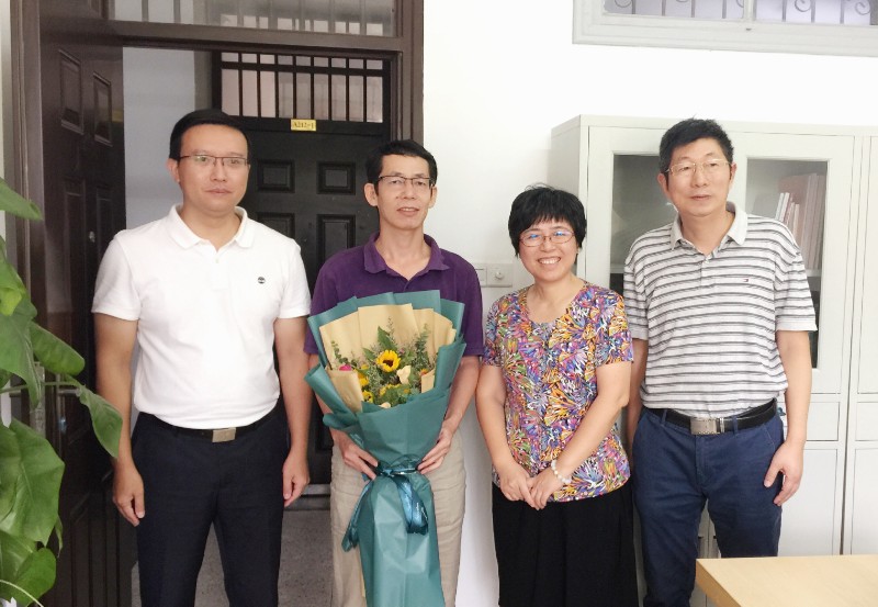 8、学校副校长虞晓芬看望叶长辉教授 .jpg