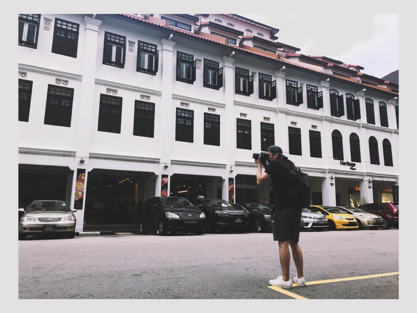 11正在用摄影记录生活的佴建威.jpg