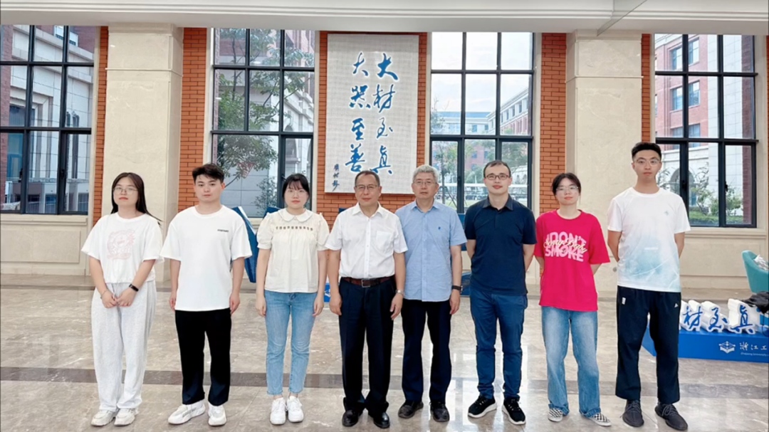 1759067419140013217.jpg 榜样材子第83期杨帆破而后立自律勤勉_1bbe415a8d1c0763cd7e501be9422d8a.jpg