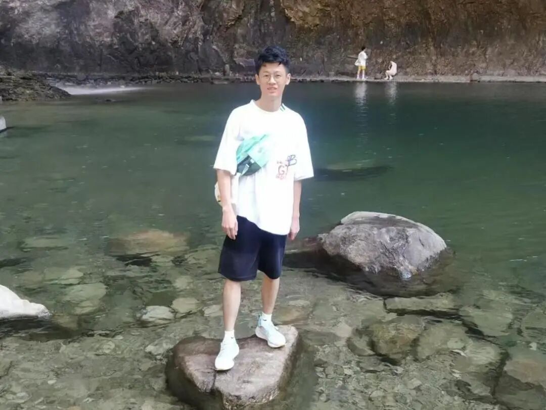 1759067722187094764.jpg 榜样材子第84期吴志良以实干筑梦扬帆青春新程_e4f44e195ad7851367290eff3ef10080.jpg