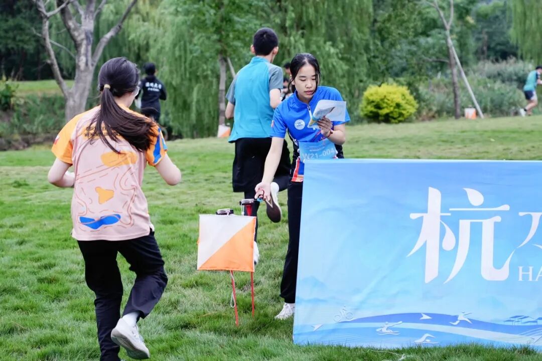 1759069157406076630.jpg 榜样材子第88期金晨红日拱一卒功不唐捐_94f26941a33d139bb8bb90076f1bfafa.jpg